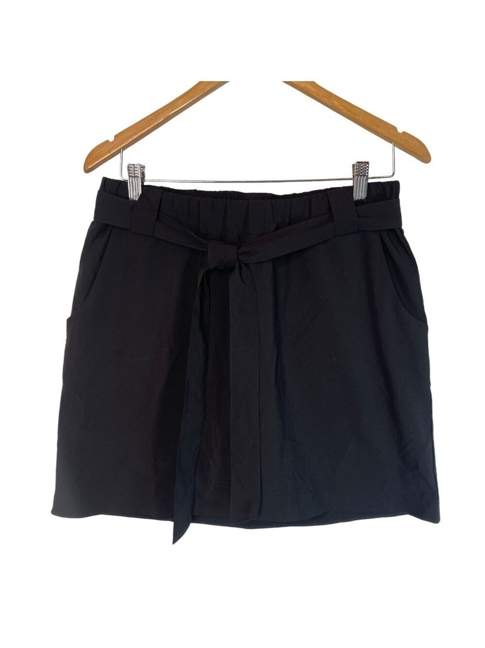 Reebok Skort Womens Size Medium Black Skirt Lightweight Athleisure Casual Sport